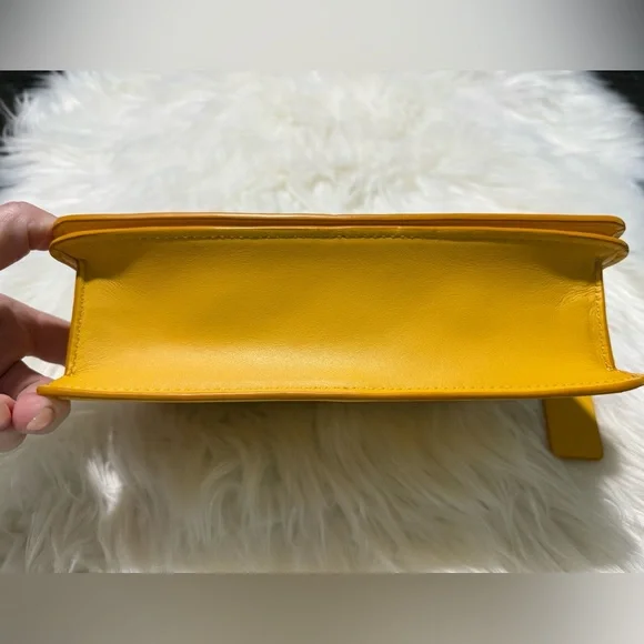 Coach Juno Crossbody Clutch Glovetanned Leather Bag in Canary Yellow
LIKE NEW - Picture 8 of 15